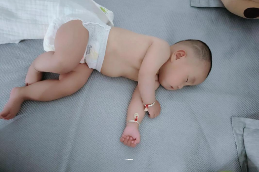 甘南宝宝发烧可以喝牛奶吗